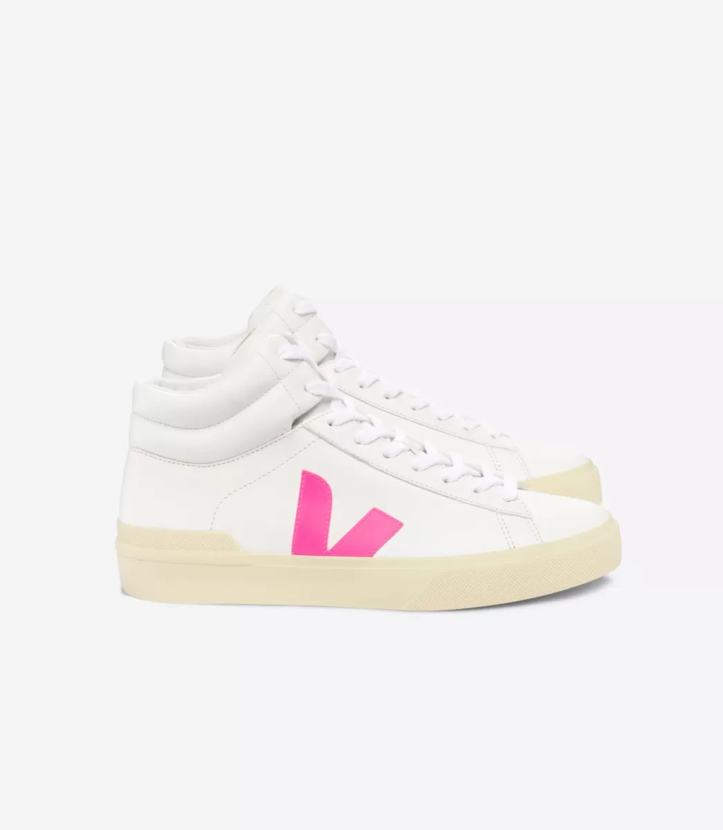 VEJA Adultes<MINOTAUR LEATHER WHITE SARI BUTTER
