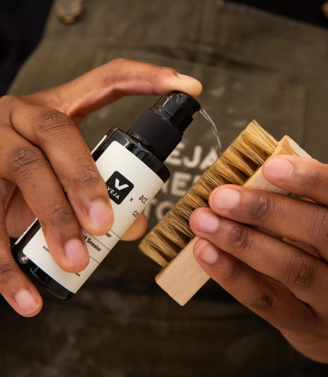 Femme VEJA Accessoires | Accessoires<SNEAKER CLEANSER x ACT OF CARING